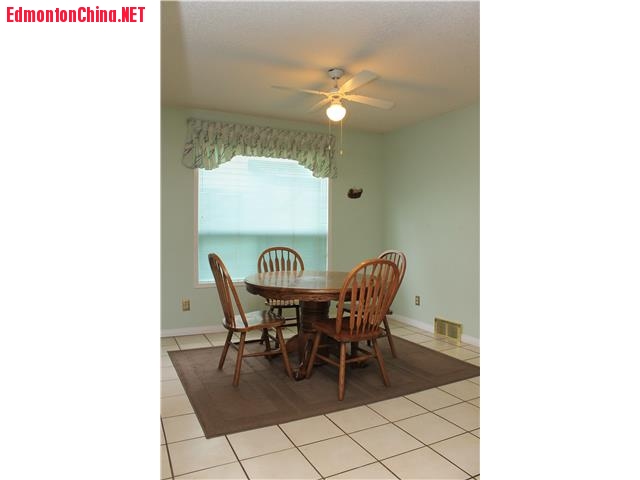 Breakfast Nook.jpg