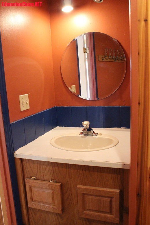 bathroom1.jpg