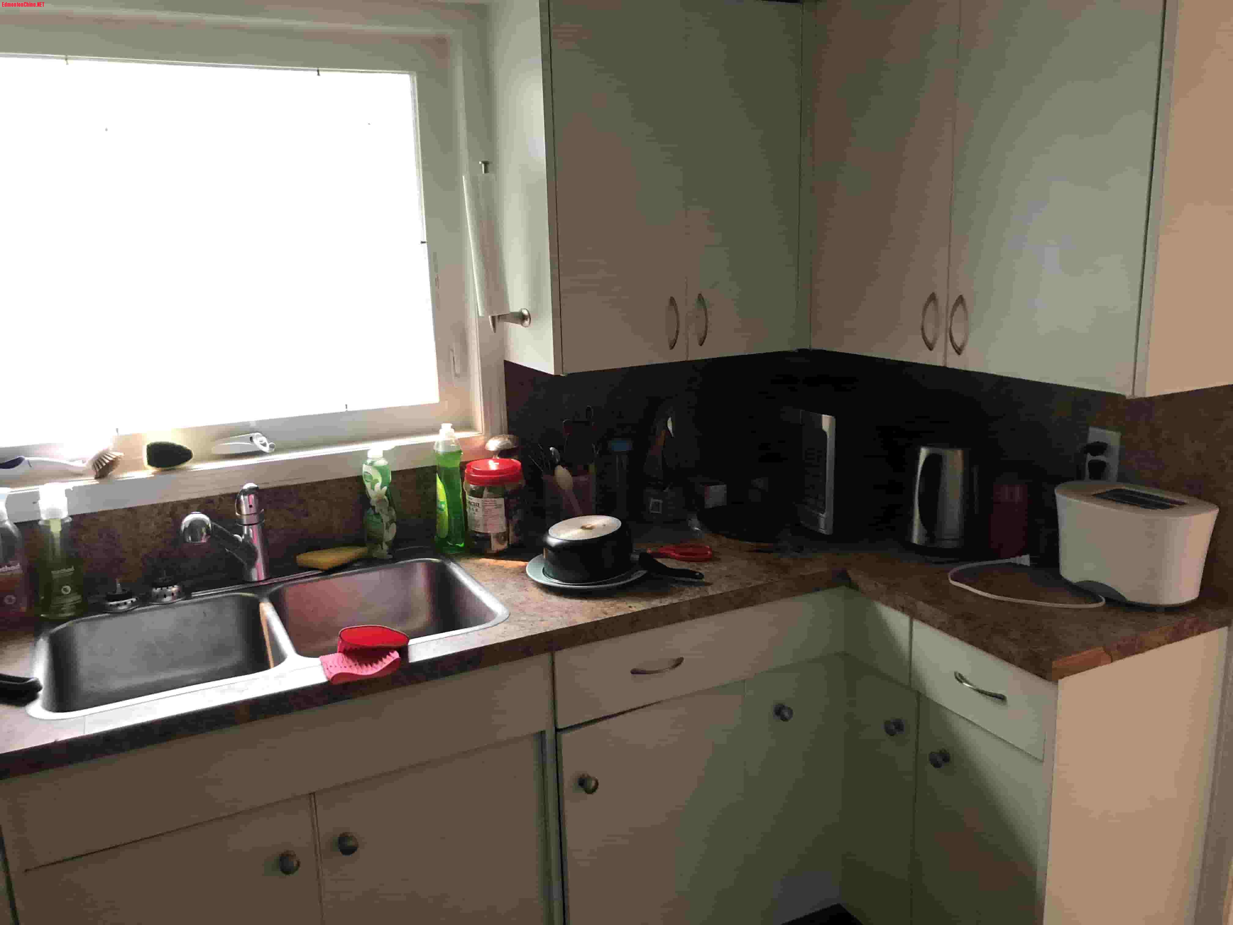 Kitchen-min.JPG