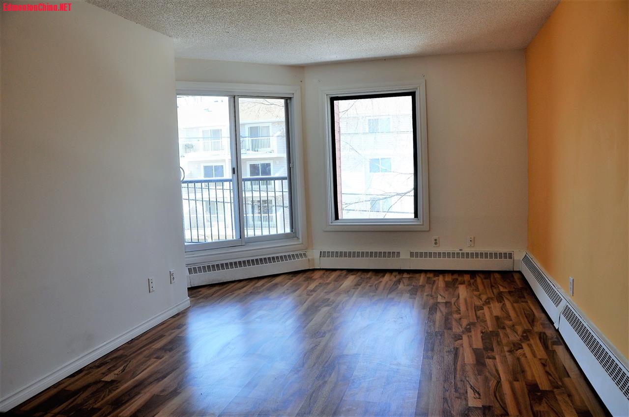320-10514-92-street-edmonton-e4103397-photo-2.jpg