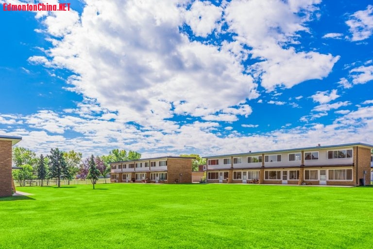 midwest_gardencourt_03.jpg