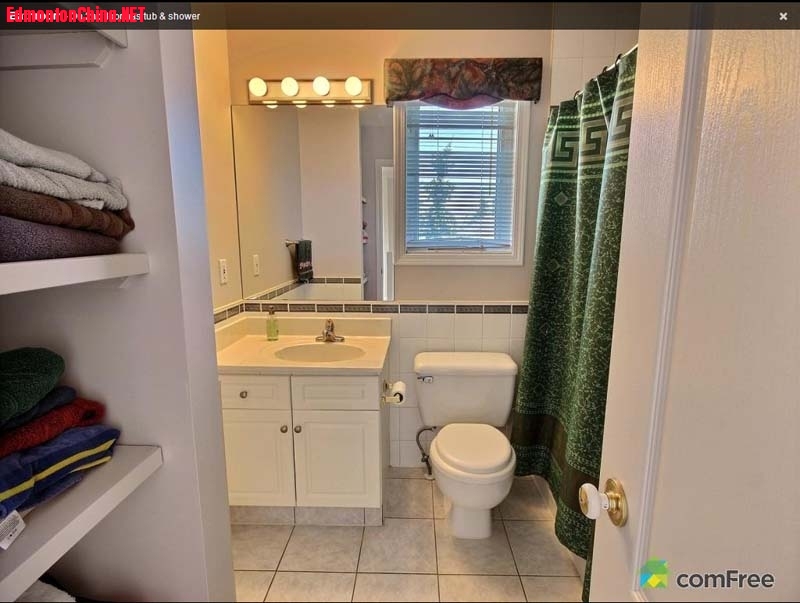 upstairs bathroom.jpg