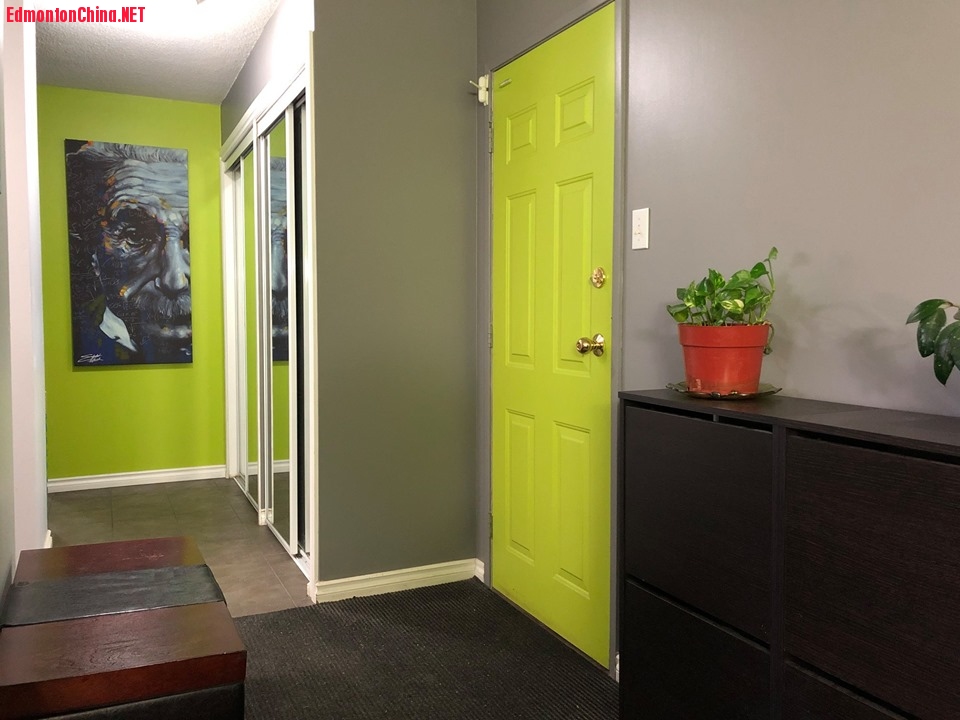 hall way.jpg