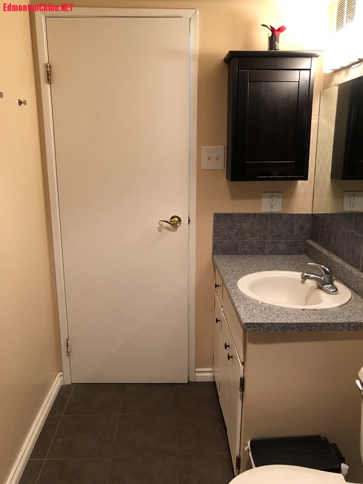 bathroom3.jpg