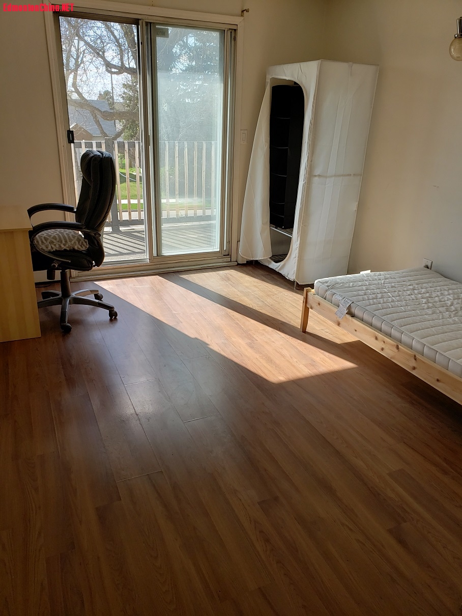 balcony1.jpg