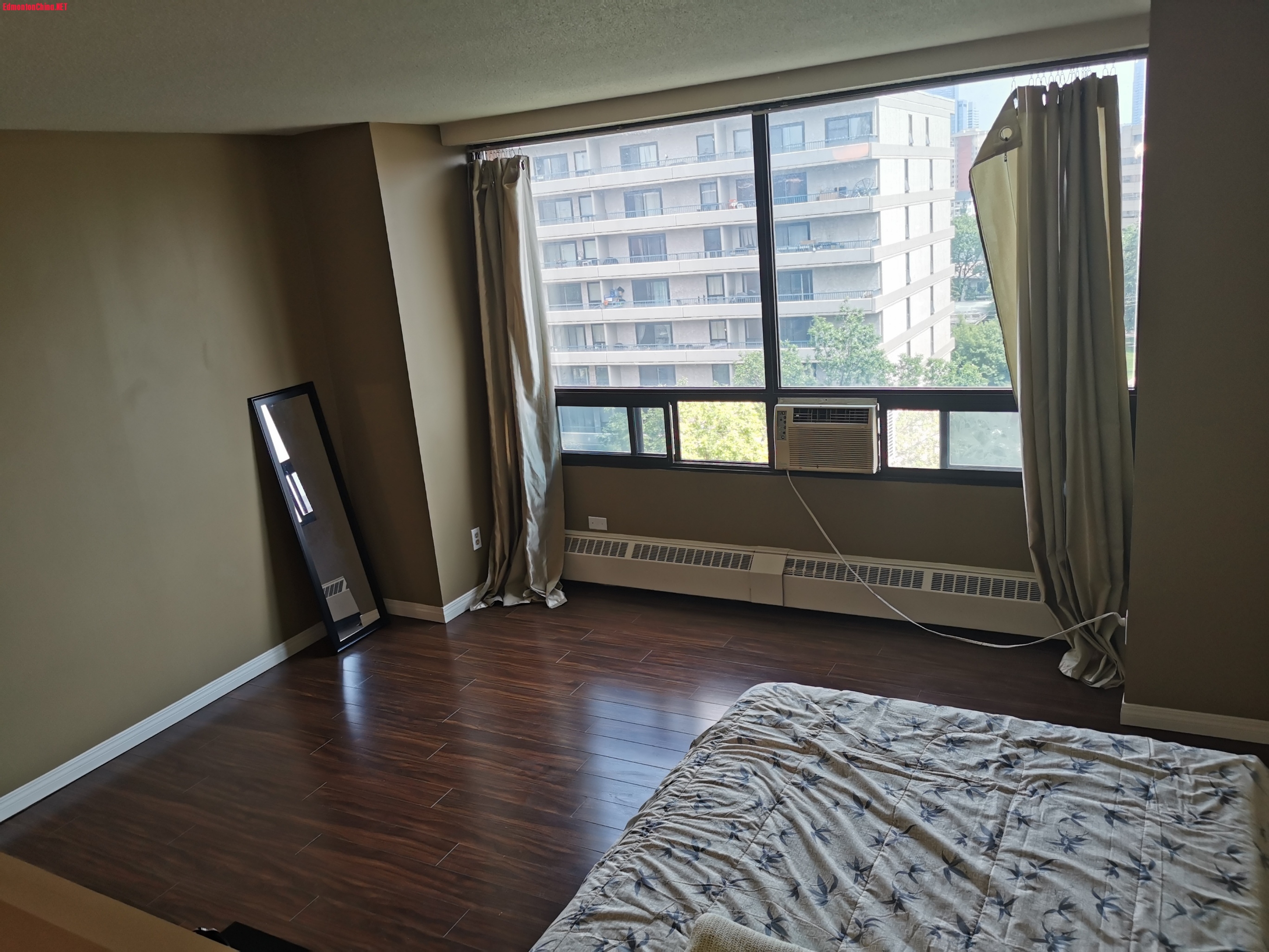 Living room 3.jpg
